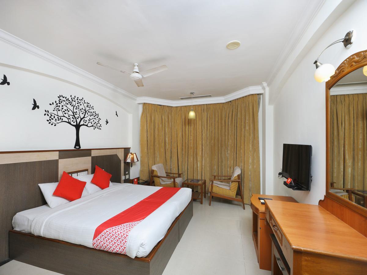 Oyo 1081 Hotel Sindhu International Tirupati Exterior photo