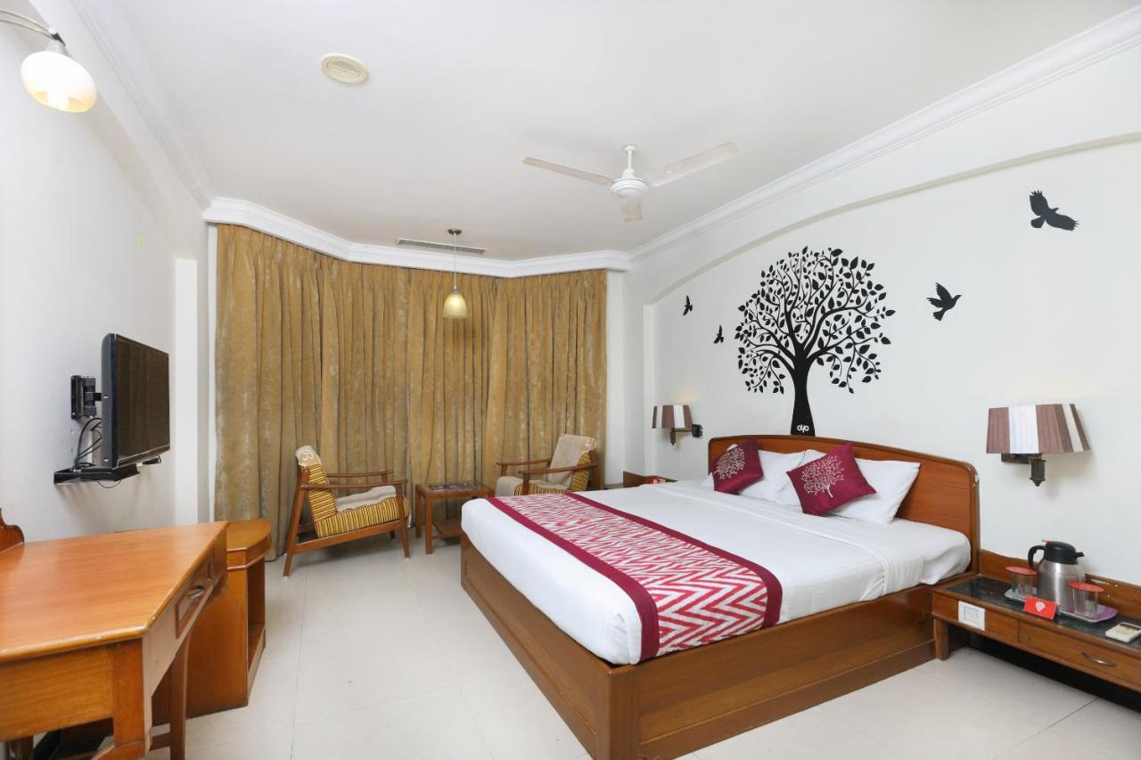 Oyo 1081 Hotel Sindhu International Tirupati Exterior photo