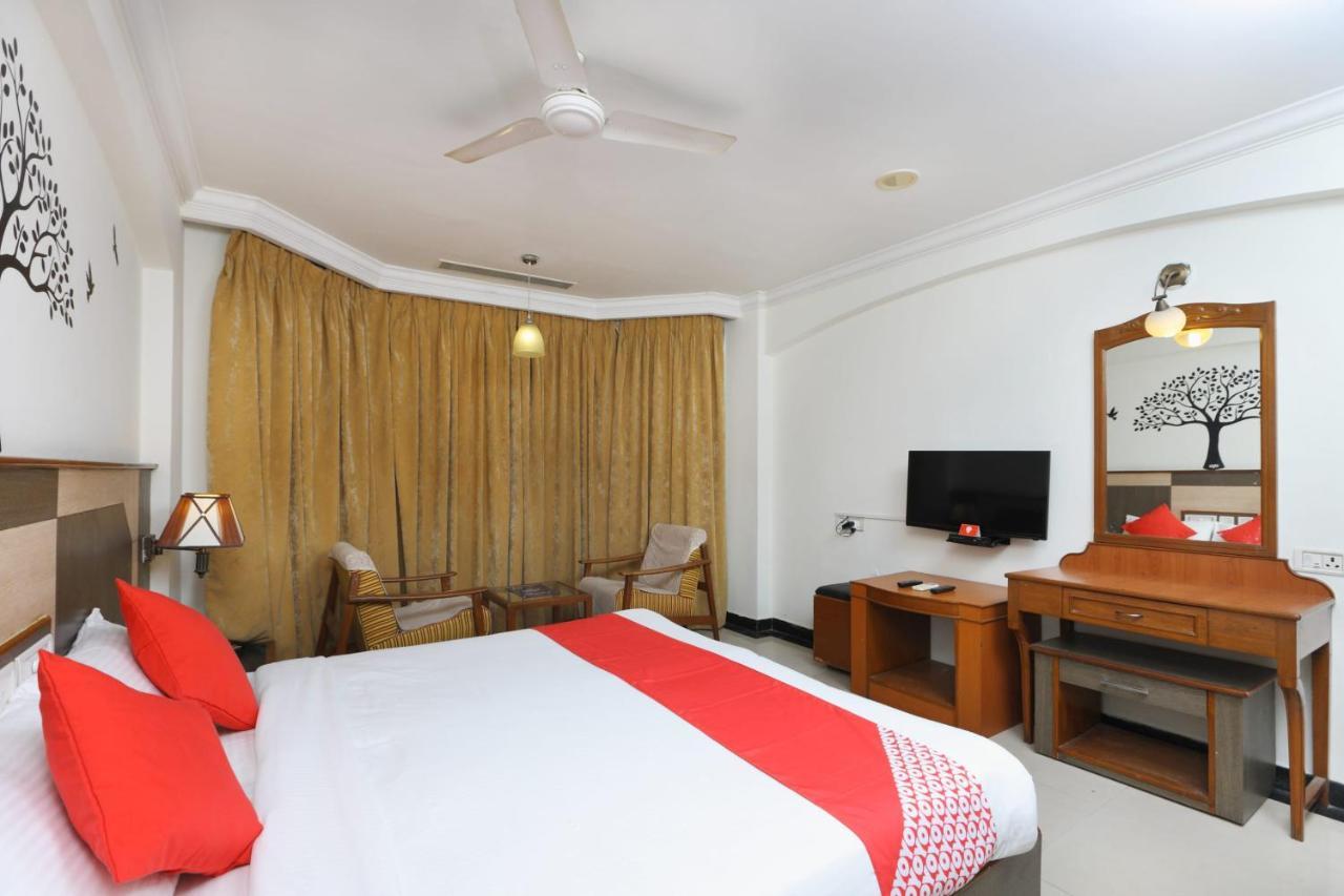 Oyo 1081 Hotel Sindhu International Tirupati Exterior photo