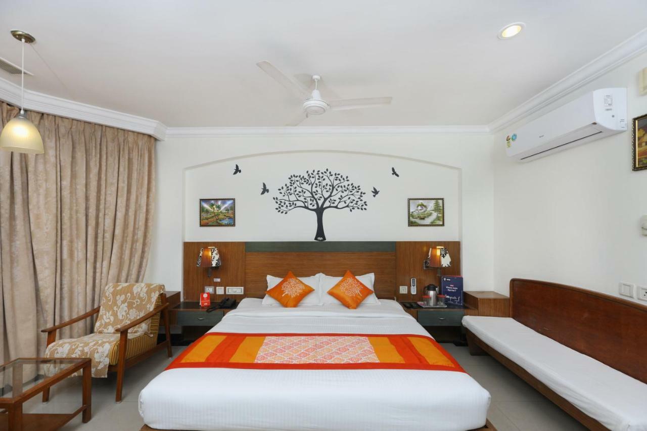 Oyo 1081 Hotel Sindhu International Tirupati Exterior photo