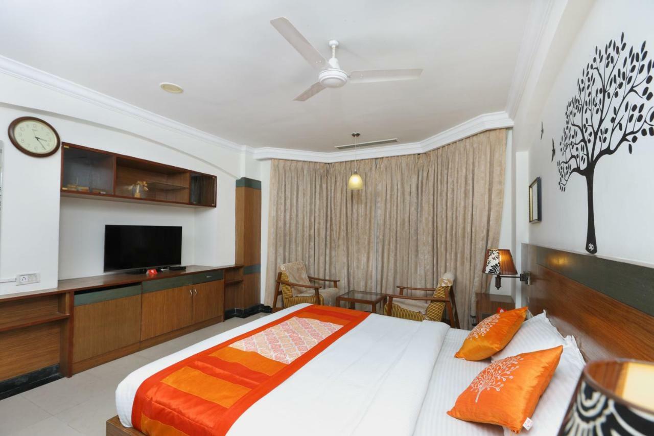 Oyo 1081 Hotel Sindhu International Tirupati Exterior photo
