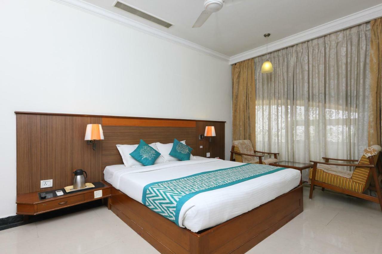 Oyo 1081 Hotel Sindhu International Tirupati Exterior photo