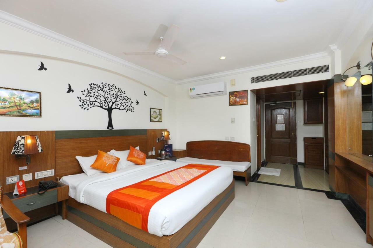Oyo 1081 Hotel Sindhu International Tirupati Exterior photo